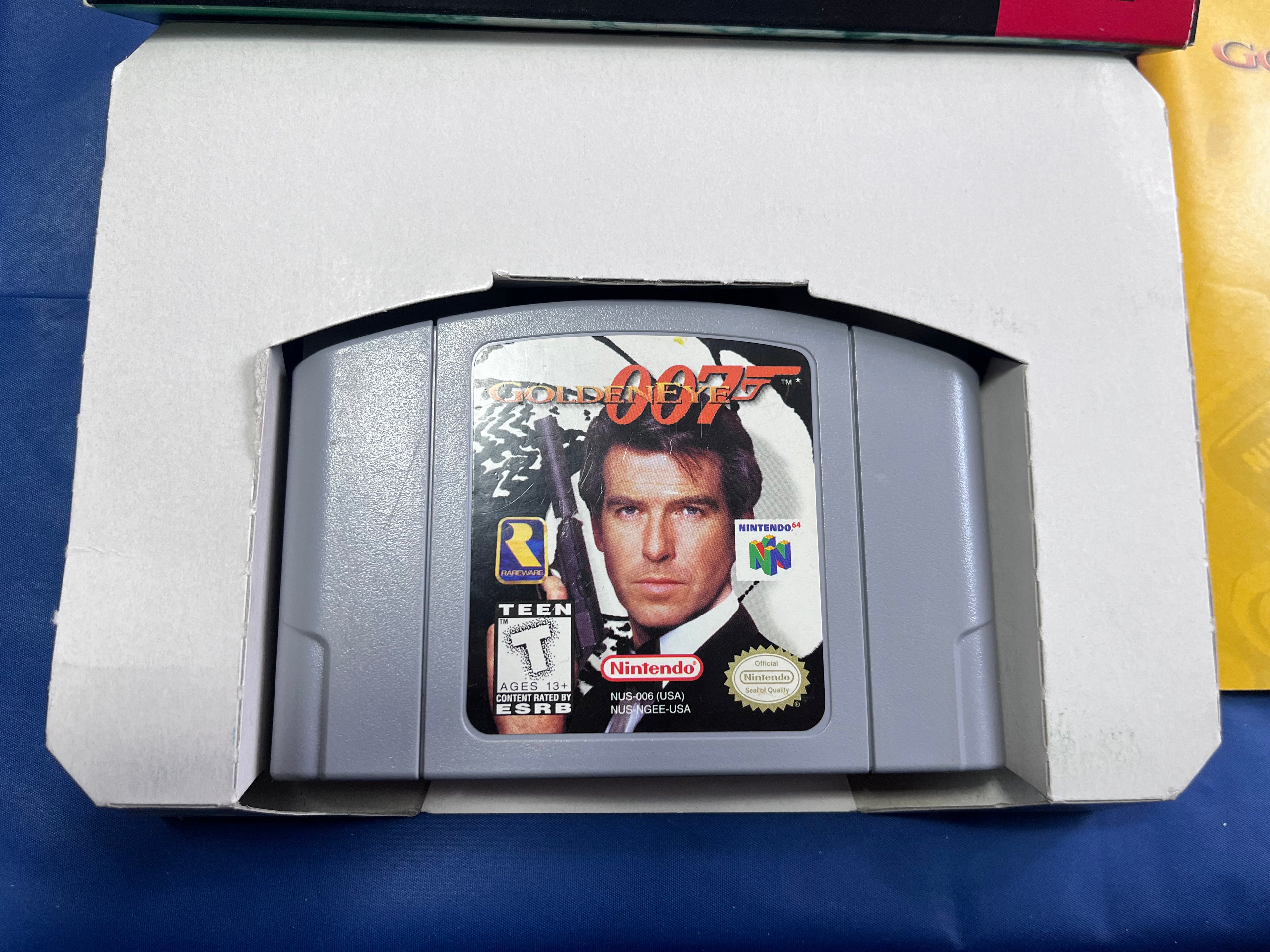 007 James Bond GoldenEye - Nintendo N64 - Complete In Box